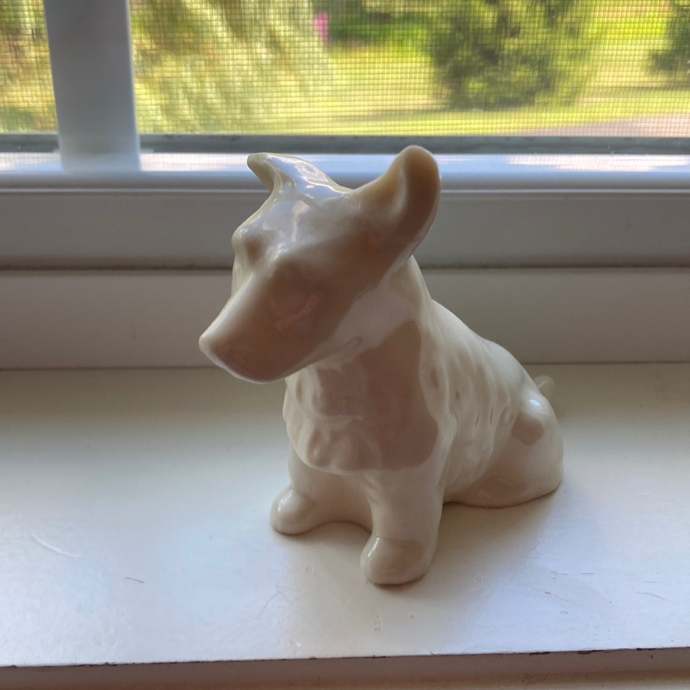 Belleek Ireland White Porcelain Dog Statue, Good condition, one ear was fixed